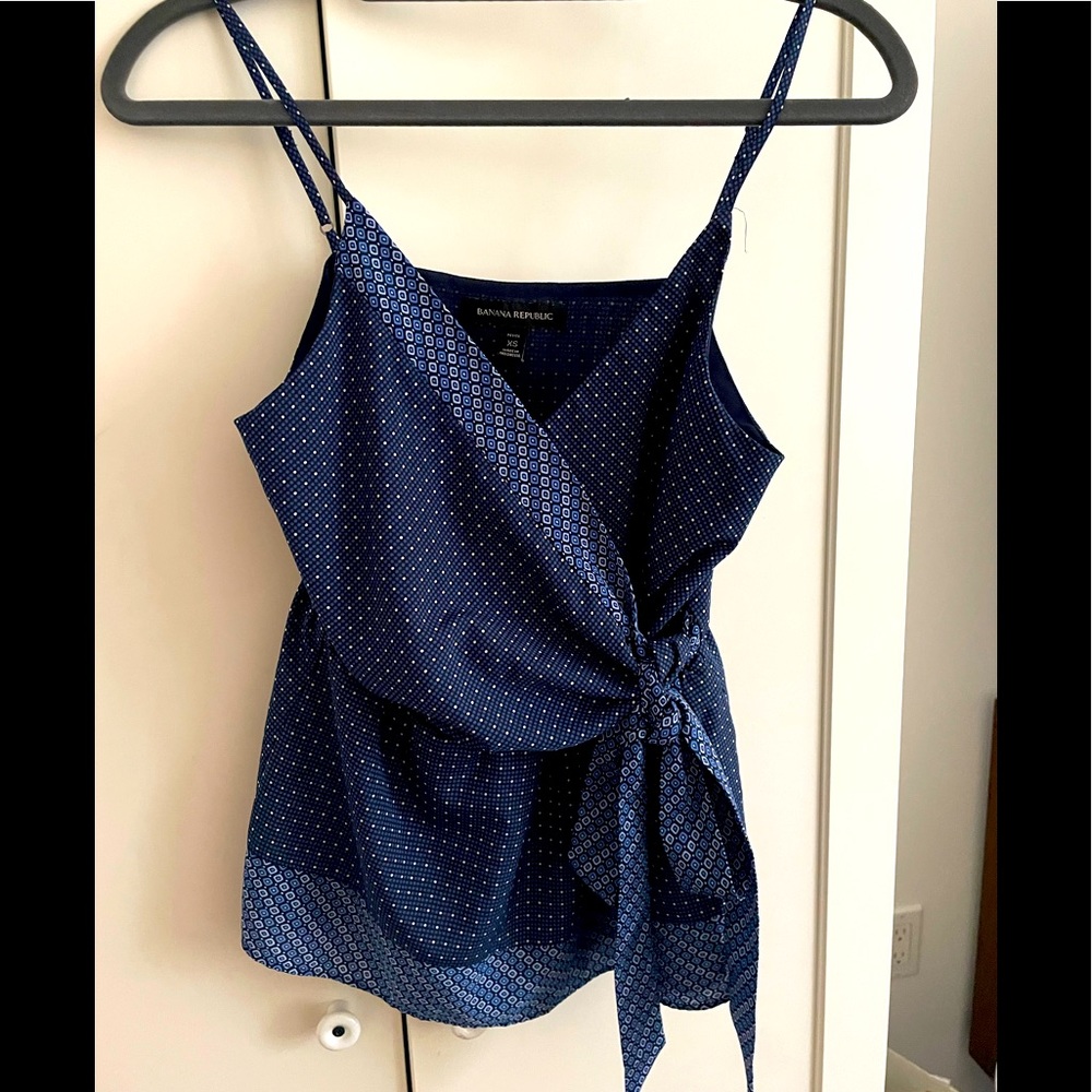Banana Republic patterned Wrap top